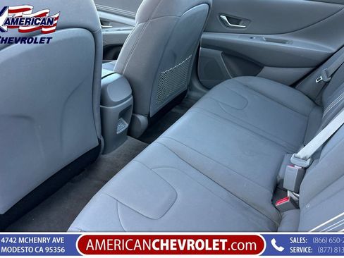 Used 2025 Hyundai Elantra SEL FWD image 15