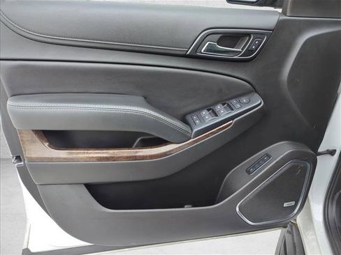 Used 2019 Chevrolet Suburban LT image 6