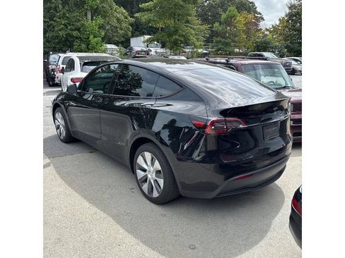 Used 2024 Tesla Model Y Long Range AWD/4WD image 4