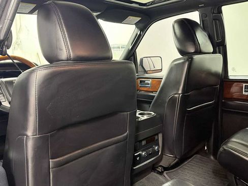 Used 2016 Lincoln Navigator Select AWD/4WD image 27