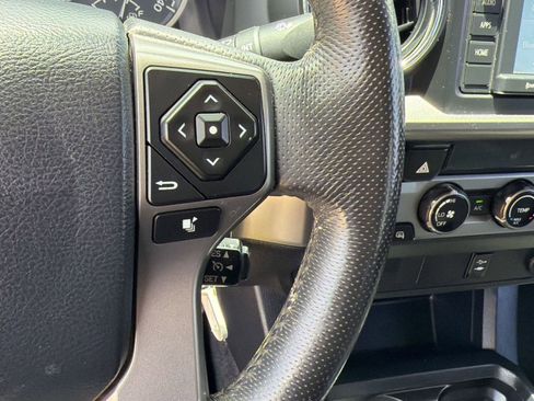 Used 2016 Toyota Tacoma SR5 w/ SR5 Appearance Package (SN) AWD/4WD image 25
