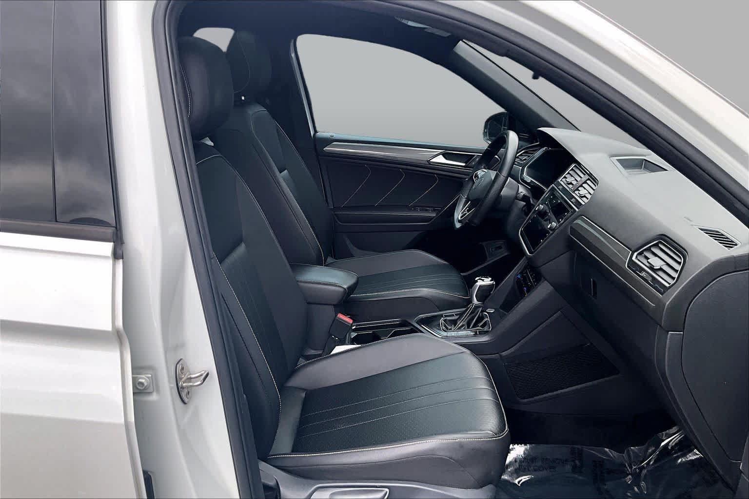 Used 2022 Volkswagen Tiguan SE R-Line FWD image 8