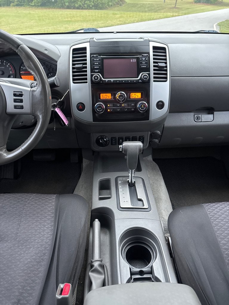 Used 2016 Nissan Frontier SV w/ SV Value Truck Package AWD/4WD image 15