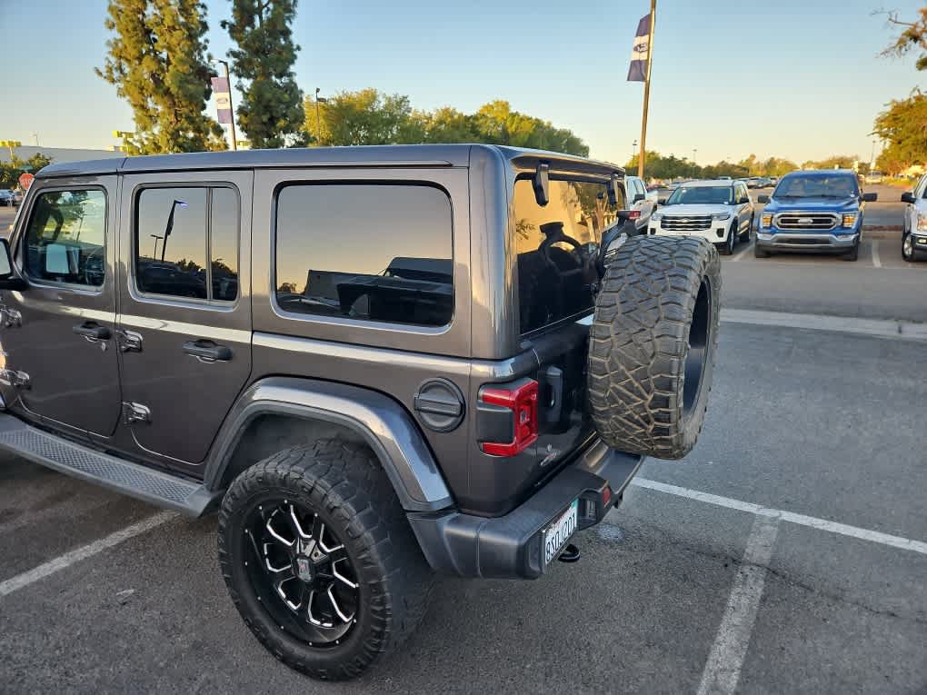 Used 2020 Jeep Wrangler Unlimited Sahara AWD/4WD image 5