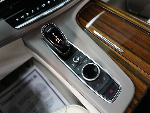 Used 2024 Cadillac Escalade ESV Sport Platinum w/ LPO, ONYX Package AWD/4WD image 28