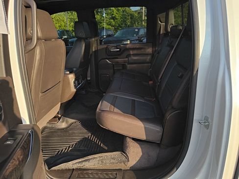 Used 2023 GMC Sierra 3500 Denali w/ Technology Package AWD/4WD image 22