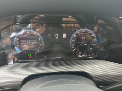 New 2025 Volkswagen Golf SE image 11