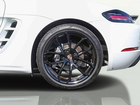 Used 2024 Porsche 718 Boxster image 14