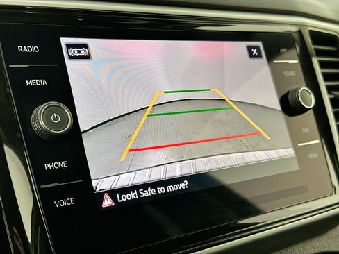 Used 2023 Volkswagen Atlas SE image 13