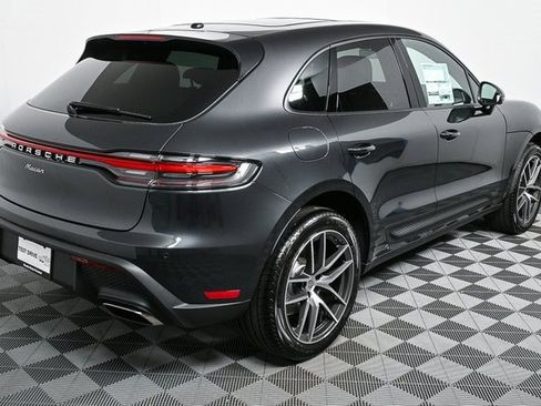 Certified 2025 Porsche Macan AWD image 28