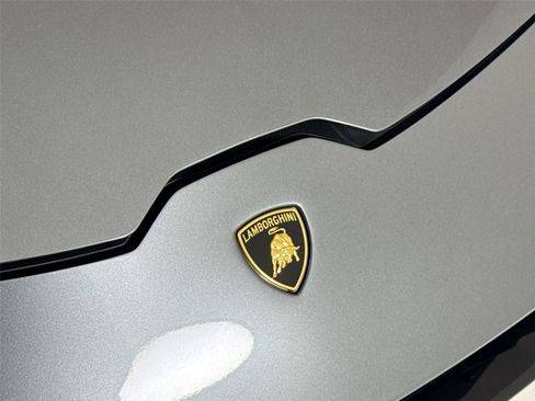 Used 2020 Lamborghini Huracan EVO image 29