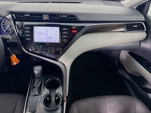 Used 2019 Toyota Camry L image 28