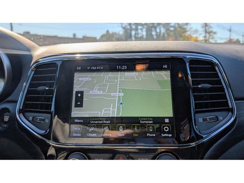 Used 2020 Jeep Grand Cherokee Laredo w/ Laredo X Package image 28