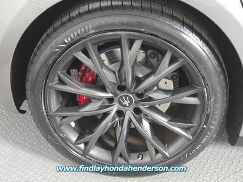 Used 2021 Maserati Ghibli S image 11