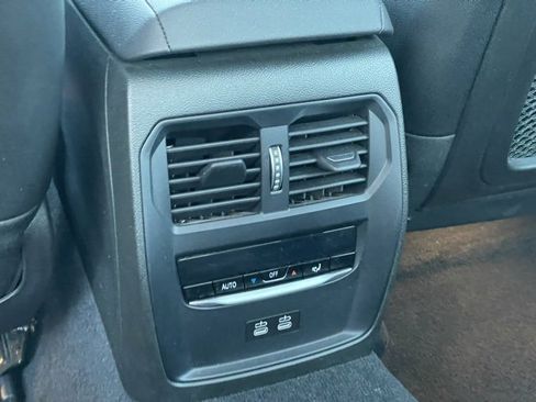 Certified 2022 BMW 330i xDrive Sedan w/ Driving Assistance Package image 25