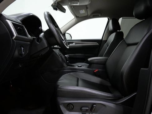 Used 2019 Volkswagen Atlas SE w/ Towing Package image 11