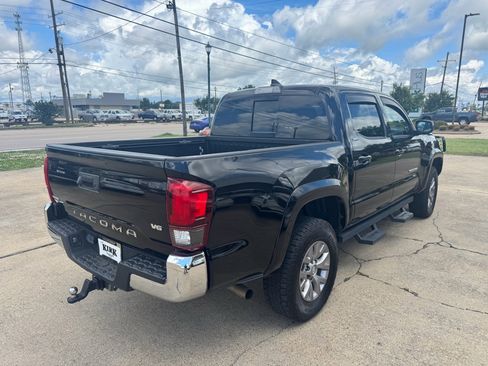 Used 2018 Toyota Tacoma SR5 RWD image 5