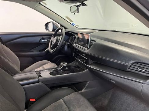 Used 2024 Nissan Rogue SV FWD image 11