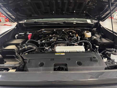 Certified 2025 Toyota Tacoma SR5 AWD/4WD image 21