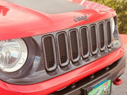 Used 2016 Jeep Renegade Trailhawk image 10
