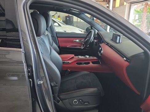 Used 2022 Genesis GV70 3.5T Sport w/ Sport Prestige Package AWD/4WD image 3