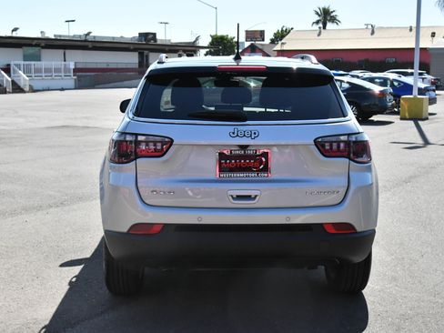 Used 2025 Jeep Compass Limited AWD/4WD image 7