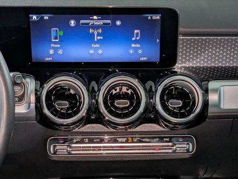 Used 2026 Mercedes-Benz GLB 250 image 17