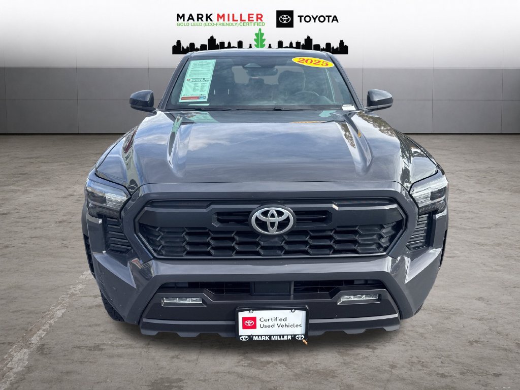 Certified 2025 Toyota Tacoma TRD Off-Road AWD/4WD image 9