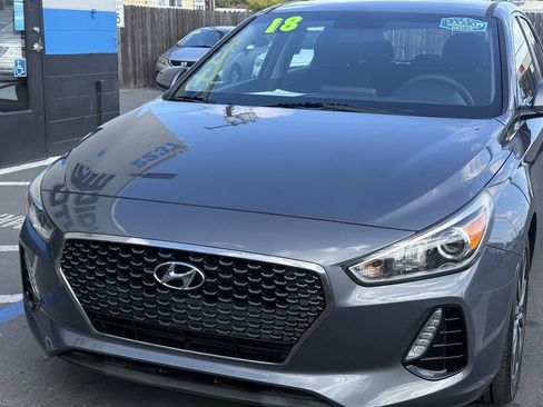 Used 2018 Hyundai Elantra GT FWD image 17