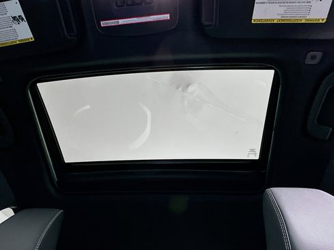 Used 2025 Toyota Camry SE w/ Multimedia Upgrade Package image 24