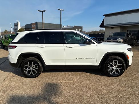 New 2026 Jeep Grand Cherokee Limited AWD/4WD image 7