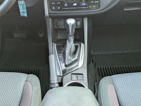 Used 2019 Toyota Corolla LE image 20