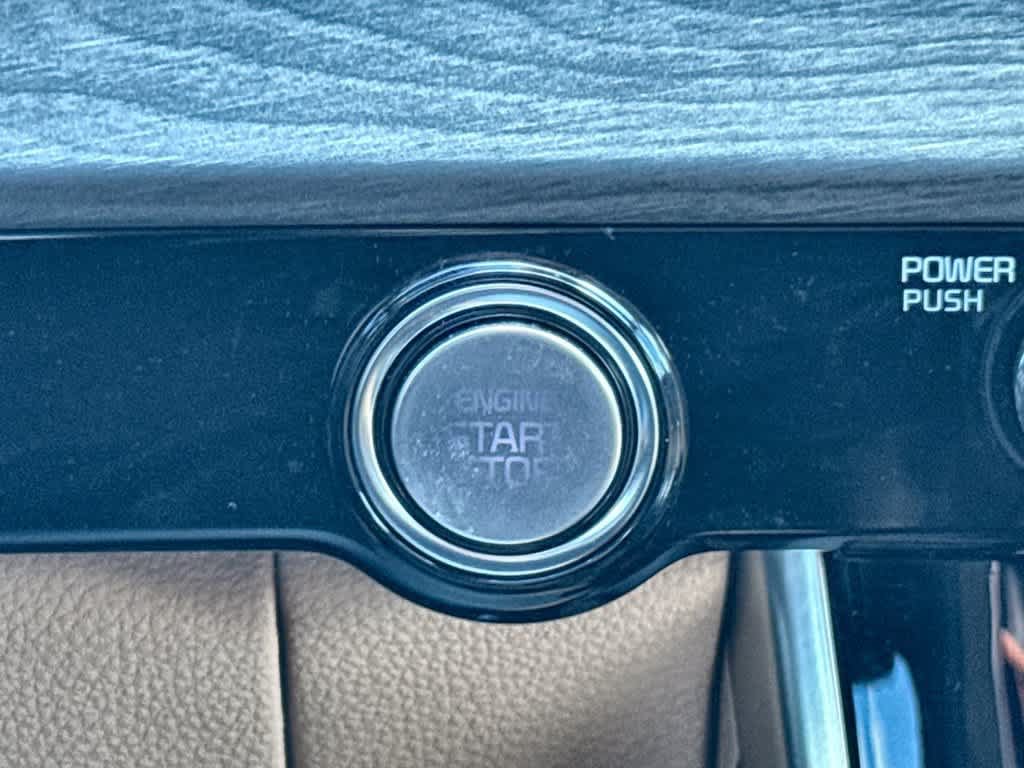 Used 2024 Kia Carnival EX FWD image 17