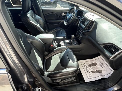 Used 2020 Jeep Cherokee Latitude Plus image 20