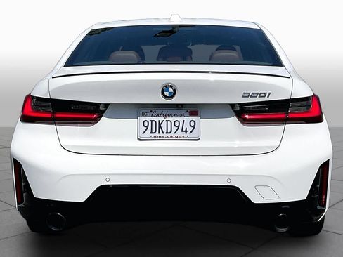 Used 2023 BMW 330i Sedan w/ M Sport Package RWD image 4