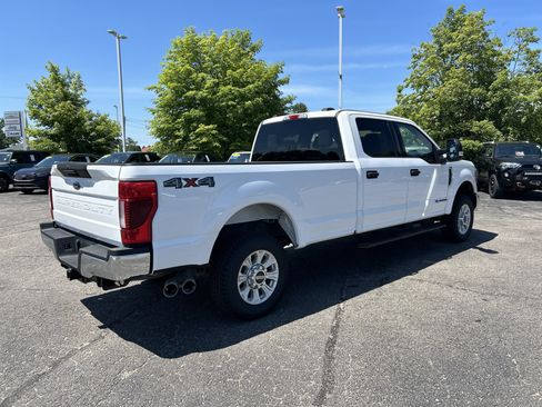 Certified 2022 Ford F250 XLT AWD/4WD image 3