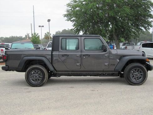 New 2026 Jeep Gladiator Sport AWD/4WD image 2