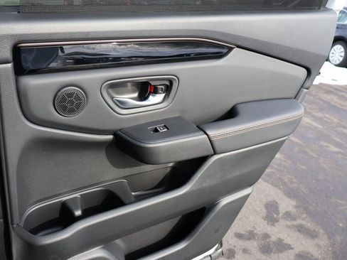 Certified 2025 Honda Pilot TrailSport image 15