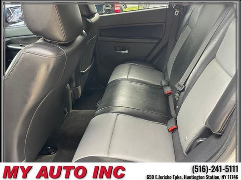 Used 2010 Jeep Grand Cherokee Laredo image 29