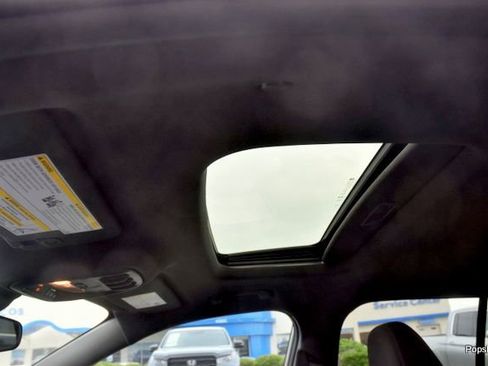 Used 2026 Chevrolet Trax RS w/ Sunroof Package FWD image 13