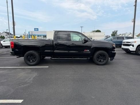 Used 2017 Chevrolet Silverado 1500 LT w/ Midnight Edition AWD/4WD image 10