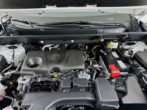 Used 2025 Toyota RAV4 XLE Premium image 31