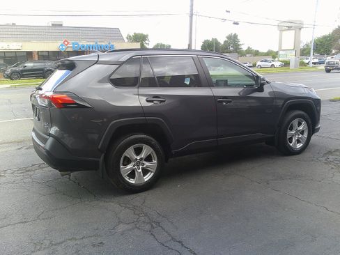 Used 2020 Toyota RAV4 XLE w/ Convenience Package AWD/4WD image 10