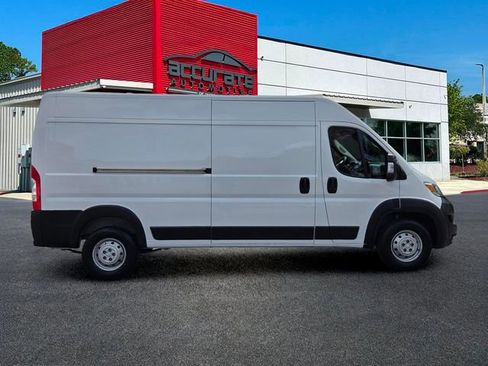 Used 2023 RAM ProMaster 2500 FWD image 6