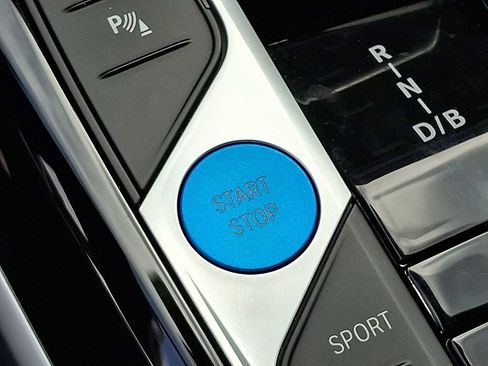 Used 2024 BMW i4 eDrive35 w/ Convenience Package image 25