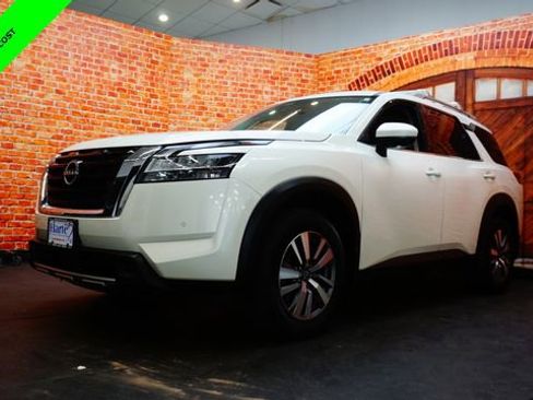 Certified 2023 Nissan Pathfinder SL AWD/4WD image 3