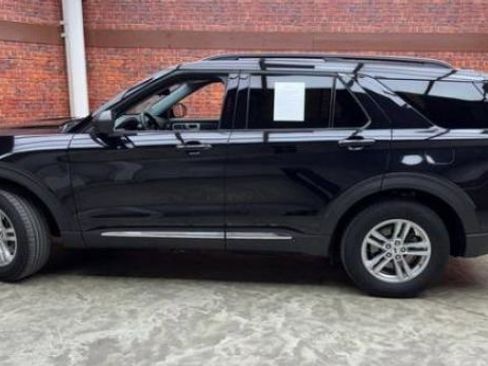 Used 2022 Ford Explorer XLT w/ Equipment Group 202A AWD/4WD image 12