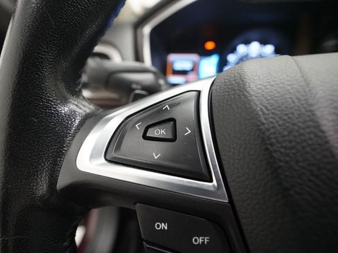 Used 2017 Ford Fusion SE w/ Fusion SE Technology Package FWD image 17
