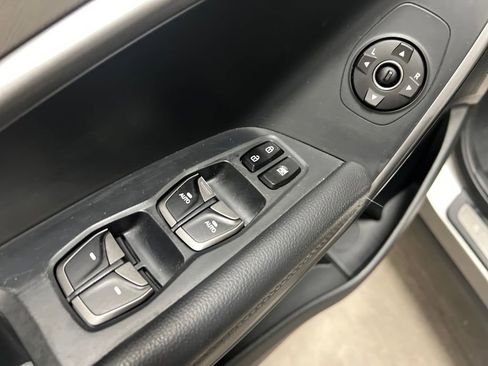 Used 2018 Hyundai Santa Fe Sport image 14