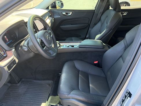 Used 2024 Volvo XC60 B5 Plus w/ Protection Package Premier AWD/4WD image 5